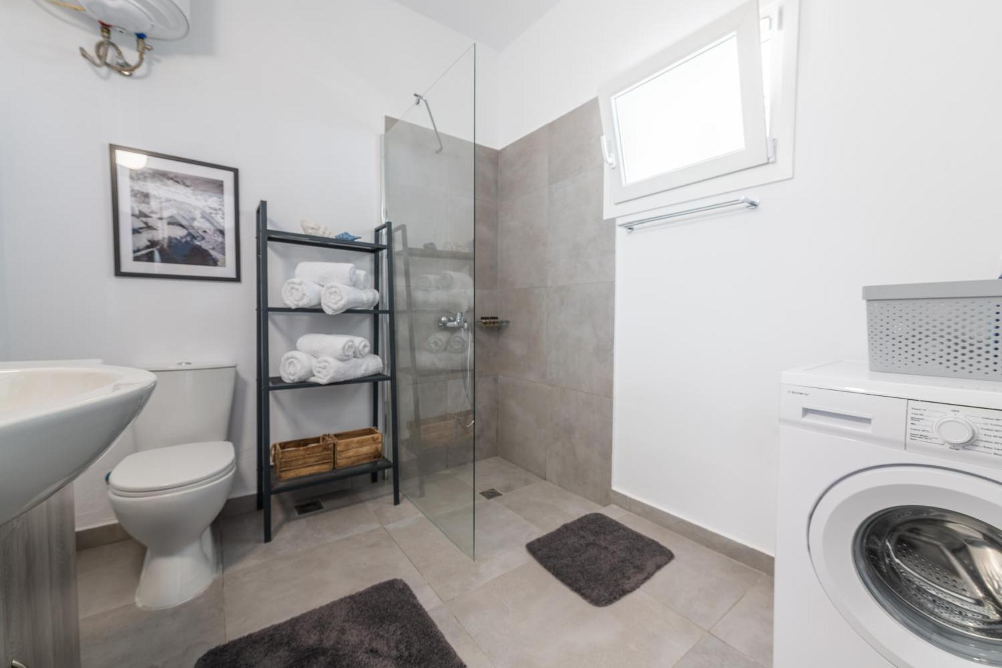 Apartament Lazaris *
